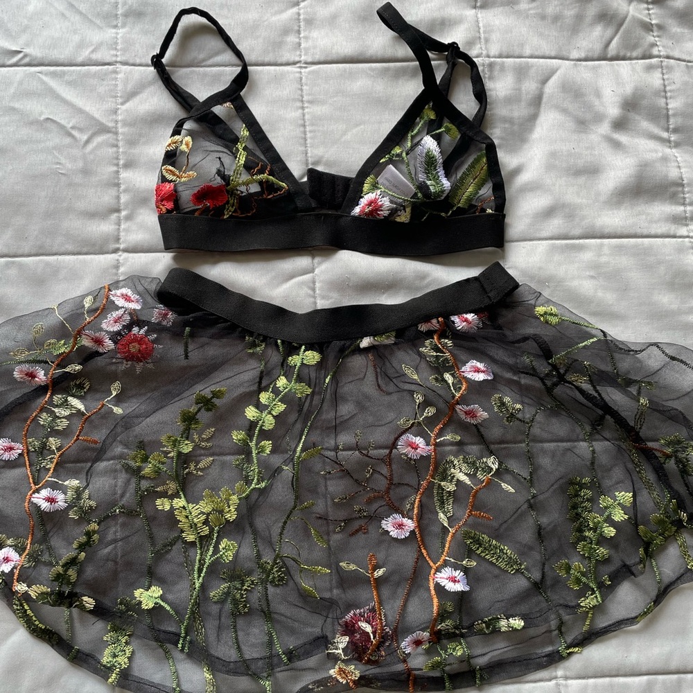 Two piece skirt set